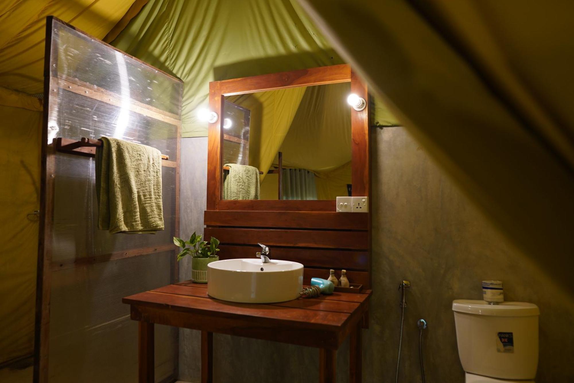 River Glamping By Gaga Bees Udawalawe Ngoại thất bức ảnh