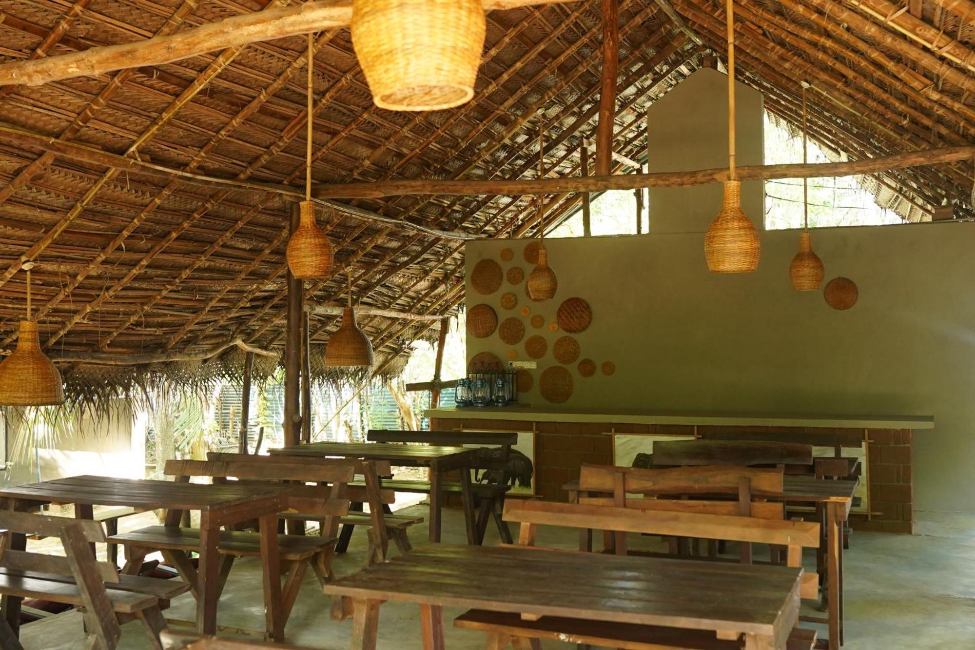 River Glamping By Gaga Bees Udawalawe Ngoại thất bức ảnh